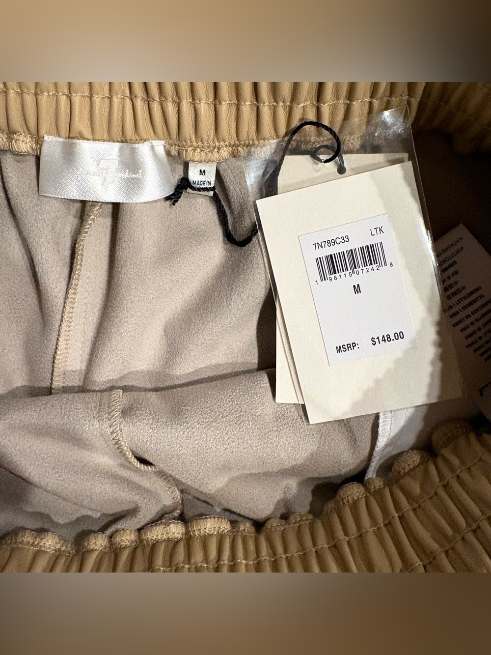 7 For All Mankind Faux Leather Elastic Shorts light khaki size M, medium, NWT - Picture 5 of 7